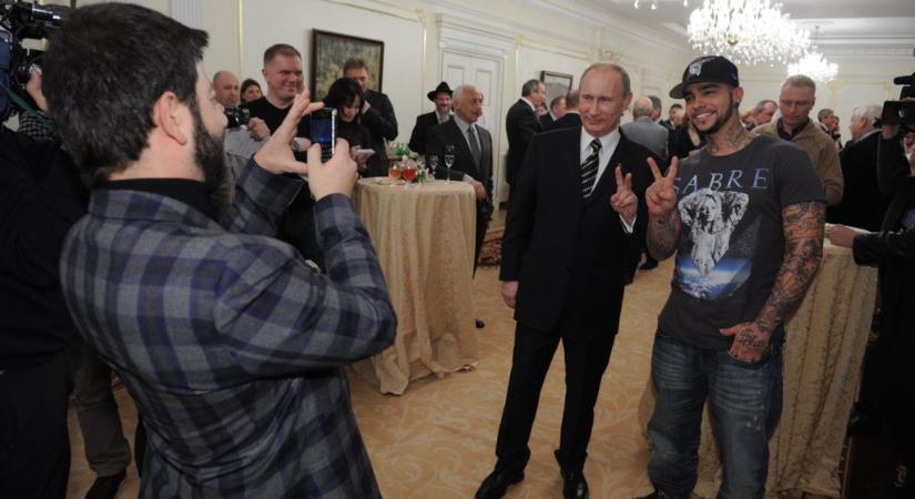 Putyin-jóbarát orosz sztárrapper indítja újra a volt Starbucks-kávézóláncot Oroszországban