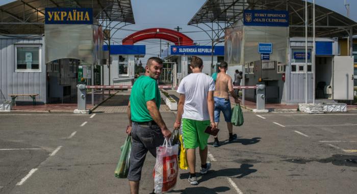 Csütörtökön 3355 ukrán menekült érkezett Szlovákiába