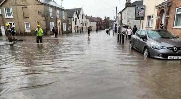 Súlyos árvízi figyelmeztetést adtak ki Nagy-Britanniában
