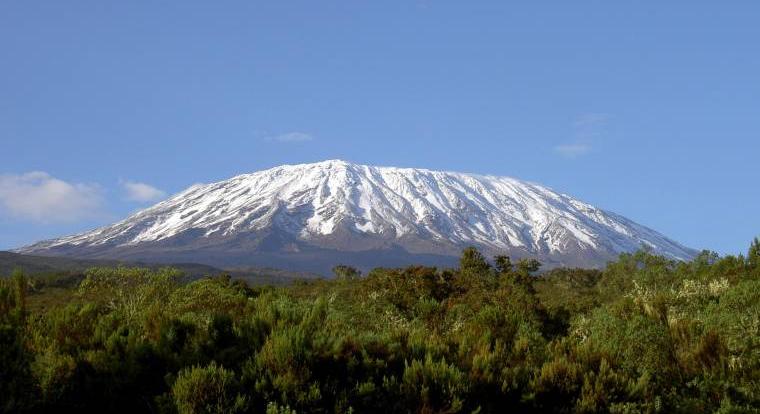 Kellett a mobilnet a Kilimandzsáróra, hogy a turisták tudjanak Insta-sztorit lőni