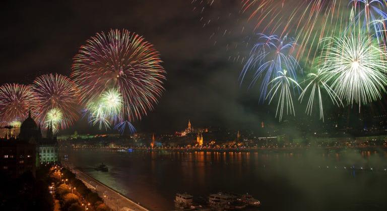 Augusztus 20. - Elmarad a légi parádé, de lehet, hogy a tűzijáték is Budapesten