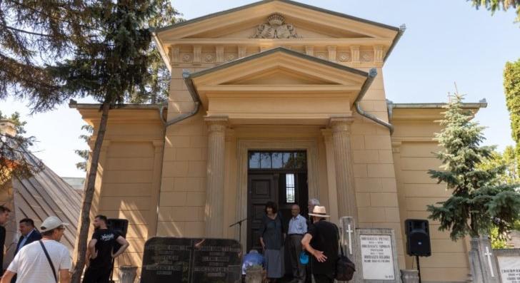 A Házsongárdi temetőben átadták a megújított Bethlen-kriptát