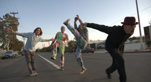 Megérkezett az őszi Red Hot Chili Peppers album első dala: 'Tippa My Tongue'