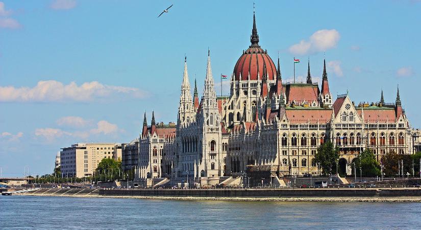 Elpattantak a magyar állampapírhozamok, miközben gyanúsan stabil maradt a forint