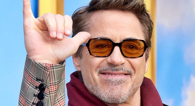 Robert Downey Jr. nemcsak színészként, de énekesként is kiválóan megállja a helyét