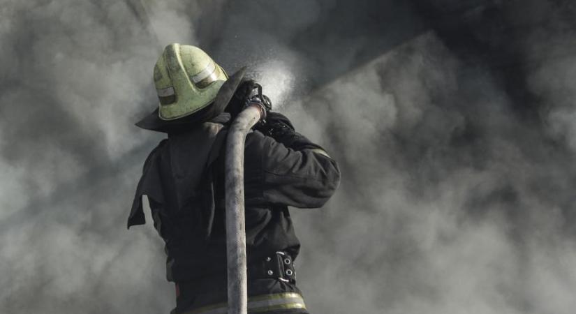 Videón a XVIII. kerületi tűz oltása