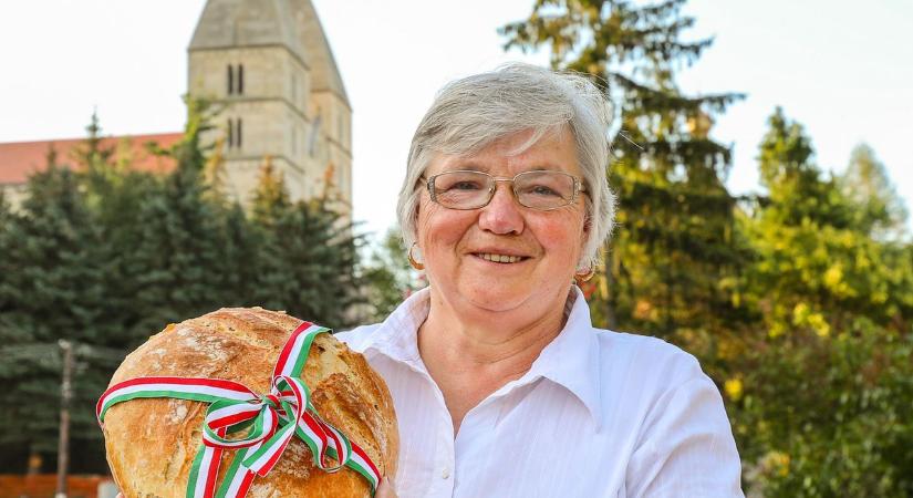 Jénaiban süti, libatollal kenegeti - Marika édesanyja annak idején hetente kétszer-háromszor dagasztott kenyértésztát