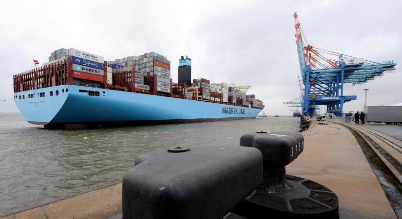 Bomba üzlet a tengeri konténeres szállítás