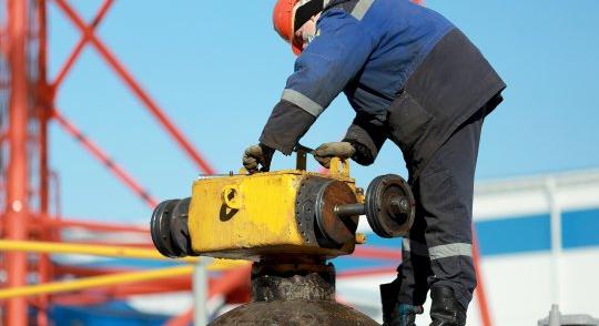 Milliárdokkal többet fizetett az orosz gázért a kormány júniusban, mintha a piacról vette volna meg