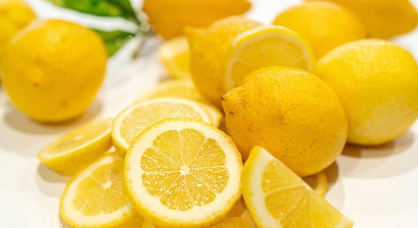 Sokkal több levet nyerhetsz ki a citromból és a konyha sem fog úszni az "X" módszerrel
