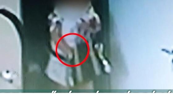 Rögzítette a biztonsági kamera, ahogy egy nő az orvosi ügyeleten rabolt ki egy nővért Tatabányán