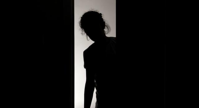 Iskolából hazafelé menet megerőszakolta 9 éves lányát egy 29 éves borsodi férfi