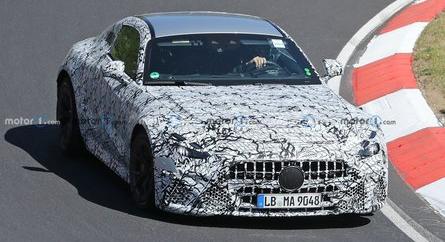 Videó: Így morog az új Mercedes-AMG GT Coupe V8-asa a Nürburgringen