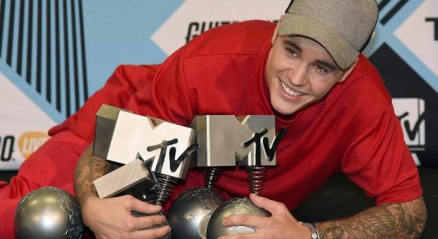 Egészségügyi állapota miatt kénytelen lemondani a turnéját Justin Bieber