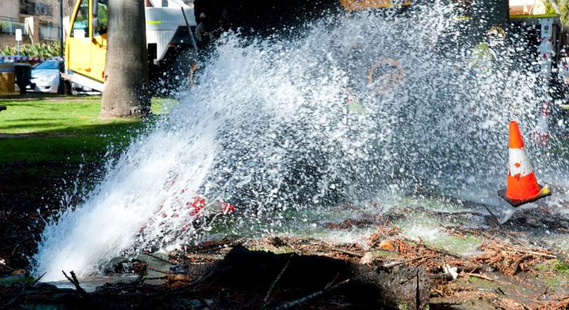 Több helyen is csőtörés nehezíti a vízhez jutást Kaposváron