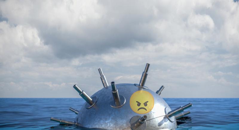 A román haditengerészet aknászhajója úgy hatástalanított egy tengeri aknát, hogy nekiütközött