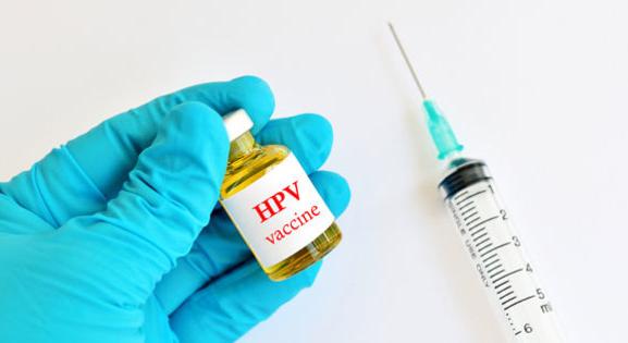 Hétfőig még kérhetik a szülők az ingyenes HPV elleni védőoltást