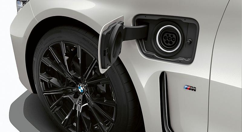 Megkönnyíti autóinak töltését a BMW