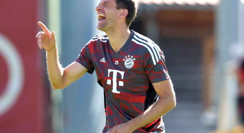 Xavi megváltoztatná a Barca sorsát, Müllerék Lewandowskival viccelődnek