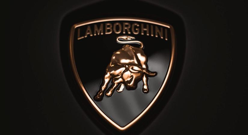 Ezért kellett visszautasítania az ajándék Lamborghinit az Országos Mentőszolgálatnak