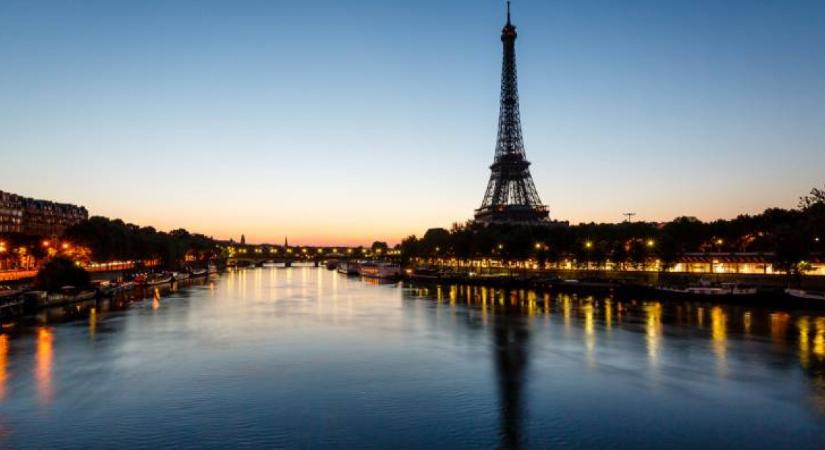 Már az Eiffel-tornyot is elérte a háború szele