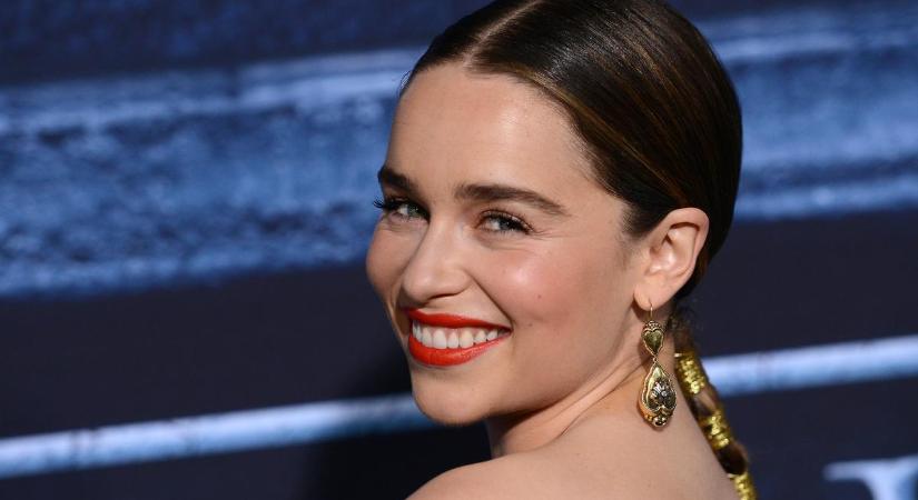 Emilia Clarke szépségtitkai: az elfoglalt nőknek is lehet ragyogó arcbőrük