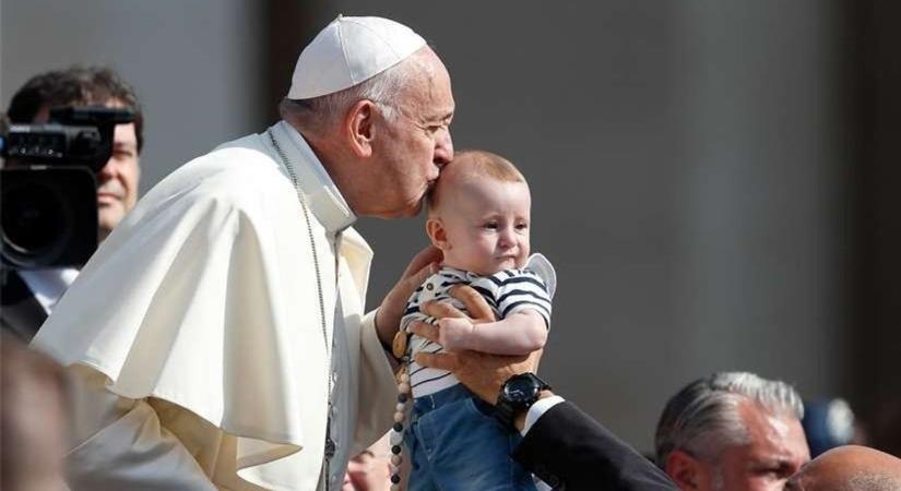 Ferenc pápa: Gyereket vállalni hazafias cselekedet