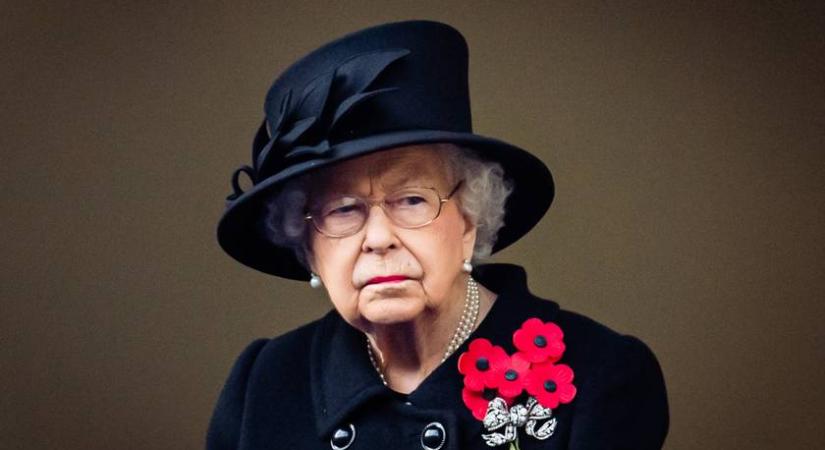 Erzsébet királynő utolsó útja a Buckingham-palotából: Vilmos és Harry egymás mellett kísérték a koporsóját