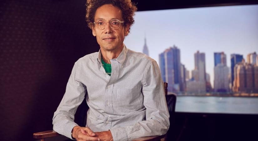 MALCOLM GLADWELL A BRAIN BAR SZÍNPADÁN