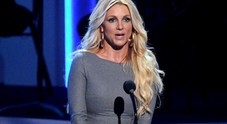 Britney Spears most éppen azt állítja, belehal fiai hiányába