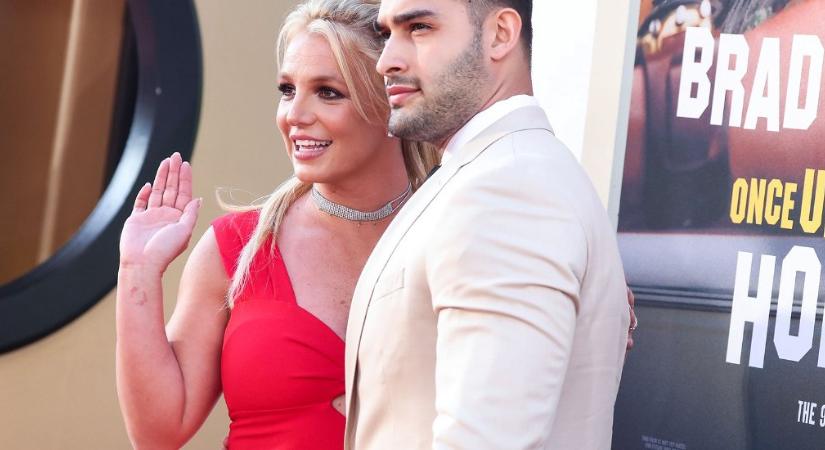 Britney Spears megszégyenítette legújabb postjában Christina Aguilera táncosait, ami miatt a popdíva kikövette Britney-t Instagramon