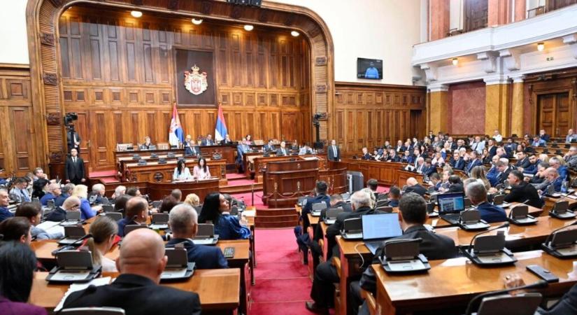 Elfogadta a parlament a Koszovóról szóló jelentést
