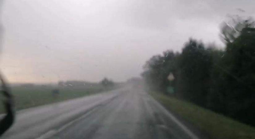 Elérte a vihar Veszprém megyét, leszakadt az ég (videó)