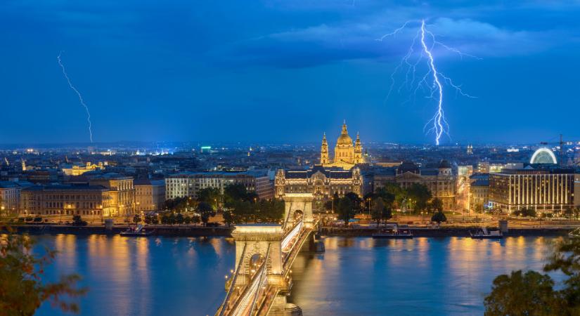 Itt az apokalipszis: brutális videók érkeztek a Magyarországot súlytó viharról