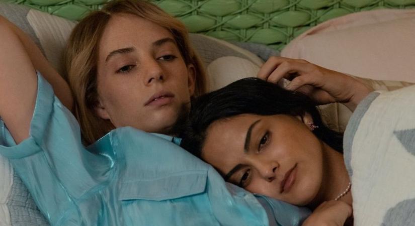 Bosszú a szextingbotrány után a Netflixen (Bosszúra készen)