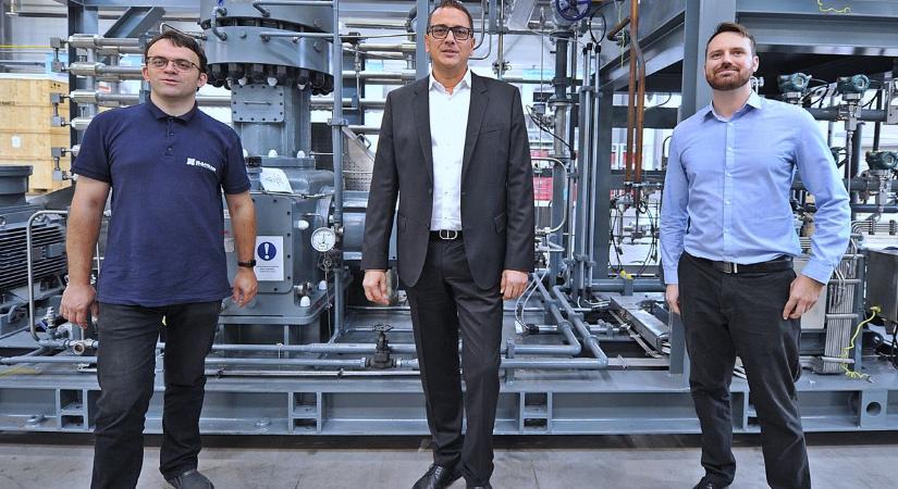 Bemutatták Kiskunhalason az első magyar ipari zöldhidrogén-kompresszort