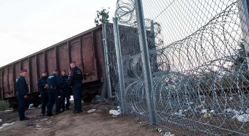 Hét éve ostromolták meg a migránsok a magyar határt