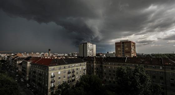 Felborult Budapest közlekedése az eső miatt, több villamos nem jár