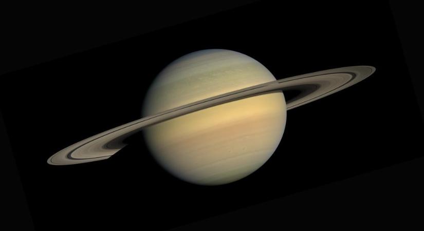 Tanulmány: a Szaturnusz híres gyűrűi egy hold maradványai lehetnek, melyet a bolygó gravitációja szakított darabokra