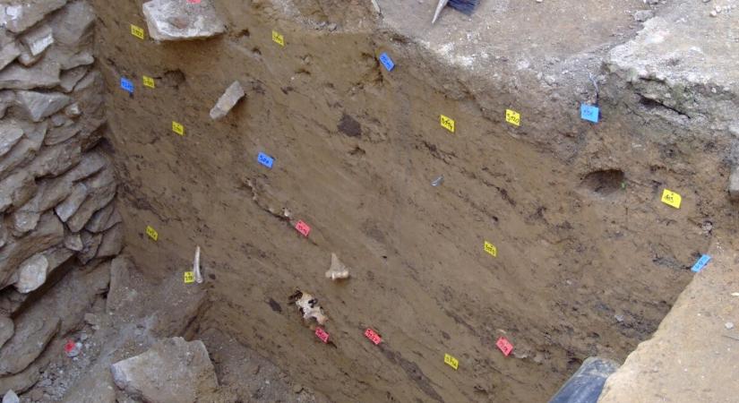 Szenzációs, 1.400 éves sírt tártak fel a régészek egy Nagykőrös közeli ásatáson