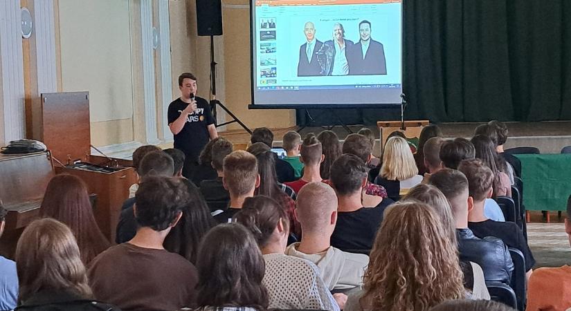 Matematika-fizika nap a Selye János Gimnáziumban