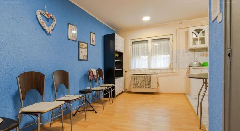 Kicsi, kék és kedveljük: egy lakás a szegedi Hóbiárt basa utcában - Galéria