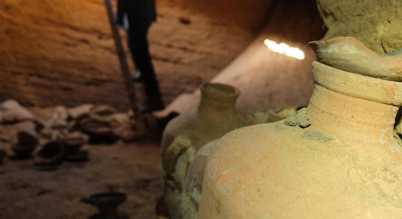 Sértetlen 3300 éves temetkezési barlangot fedeztek fel Izraelben