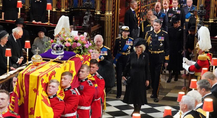 Sarolta hercegnő olyat tett Erzsébet királynő temetésén, amit csak a felnőttek szoktak
