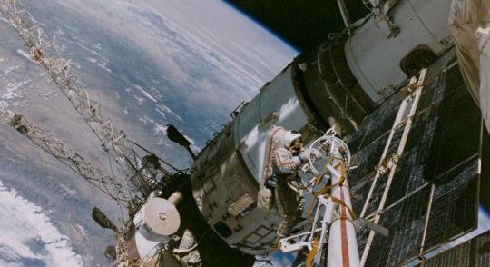 Meghalt az űrhajós, aki több mint 437 napot töltött az űrben