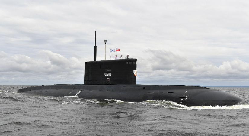 Az oroszok tengeralattjárókat vonhattak ki a Krímből