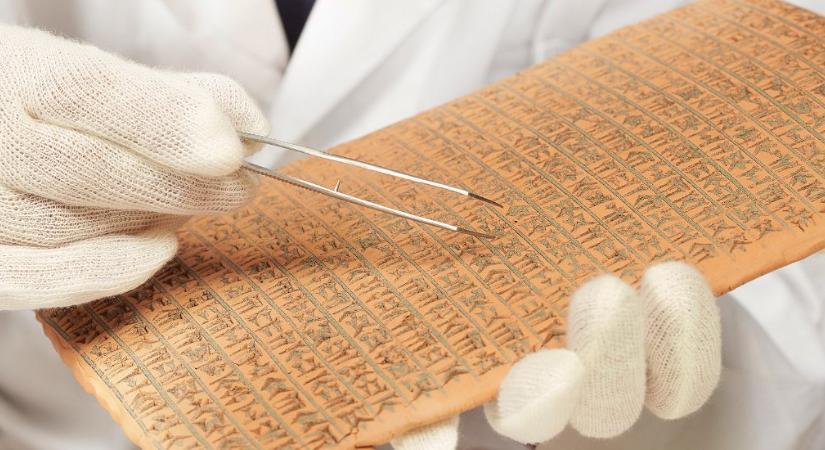 Varázslatos ősi táblát találtak, amely minden idők legrégebbi szövegét rejti – de egyelőre fogalmunk sincs róla, hogy miről szól