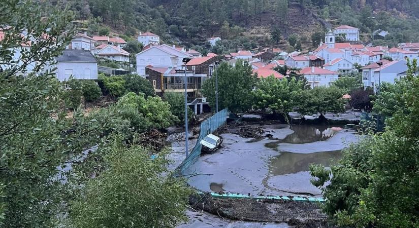 Törmelékáradatot hozott a heves esőzés egy portugál településre