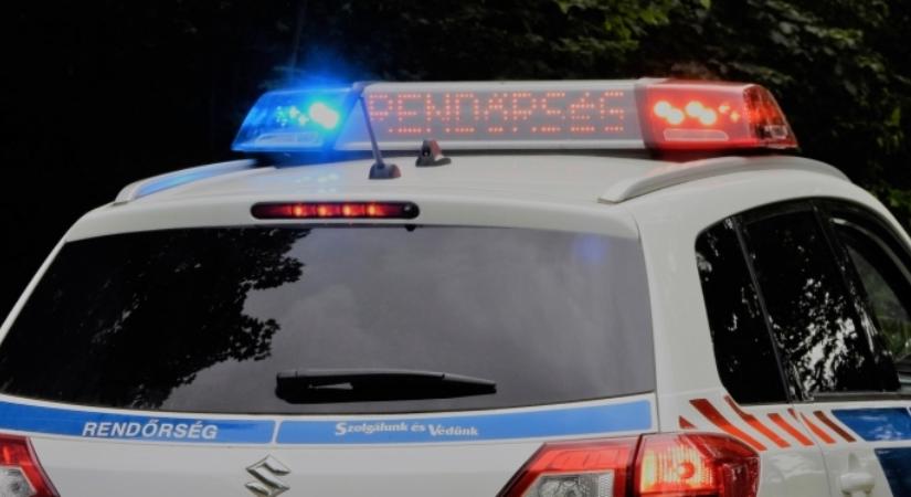 Árokba hajtott egy autó a 47-es főúton