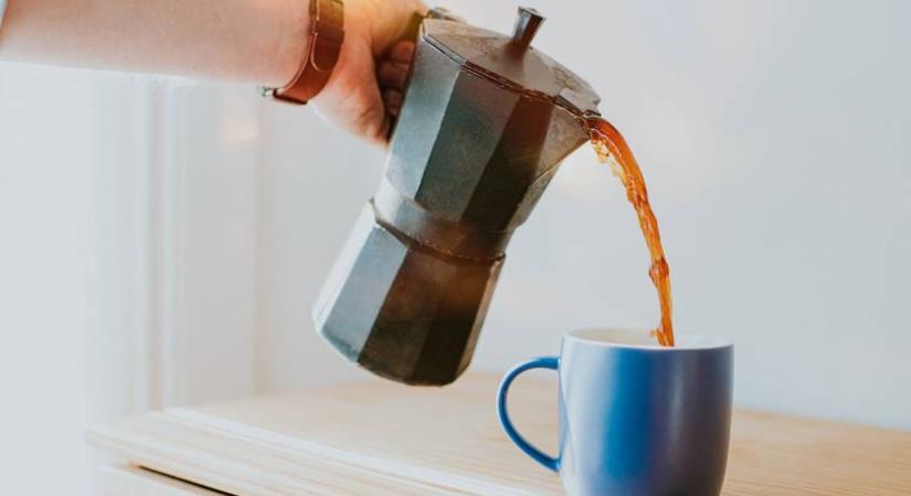 Így hathat a túlzott koffeinfogyasztás a szemre: vannak, akiknek nagyon vigyázniuk kell vele